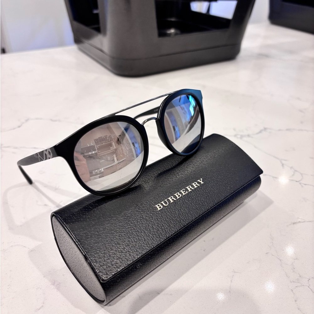 Burberry Black Round Sunglasses - Picture 5 of 14